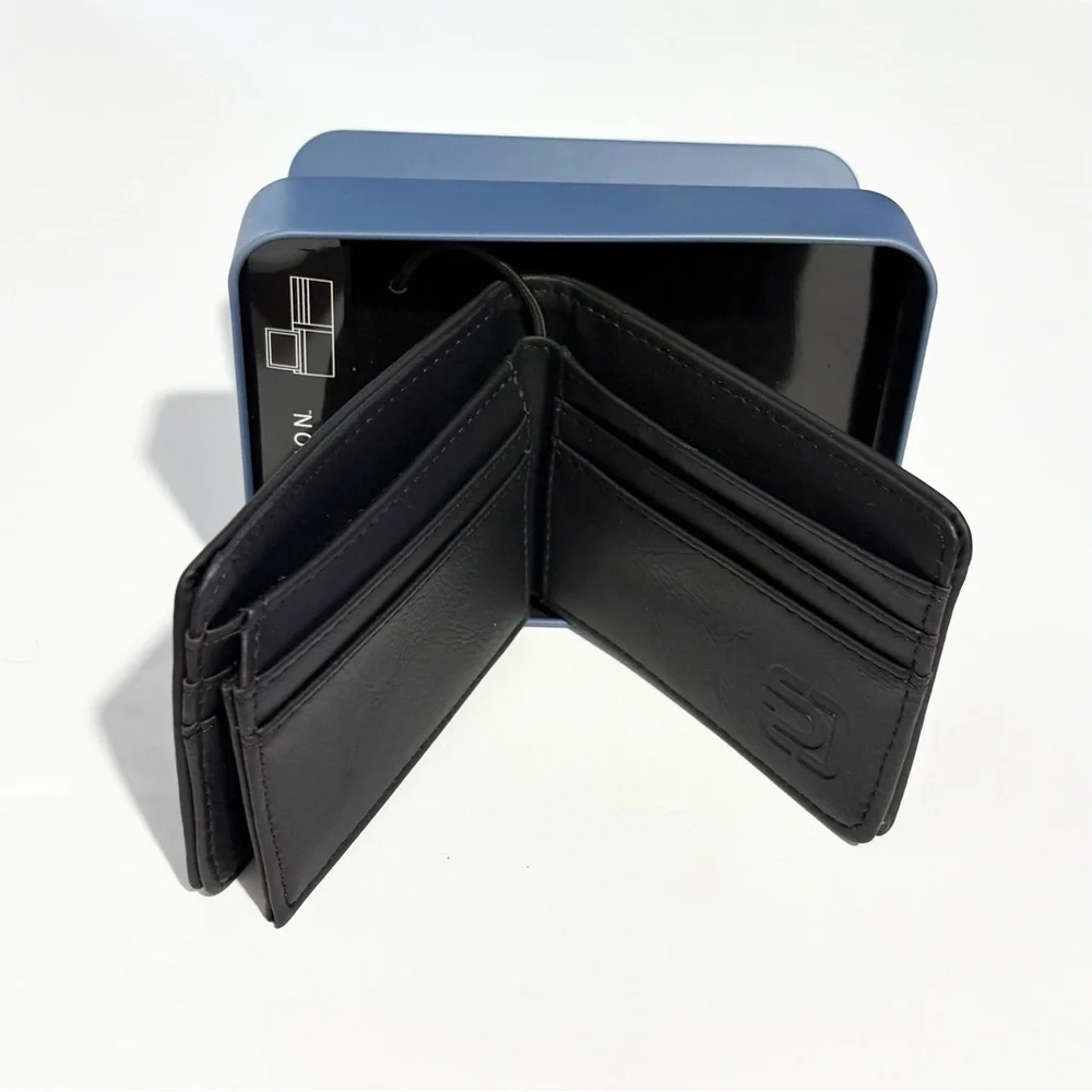 Distortion Men’s Bifold Black Studded Wallet New In Box Great Gift